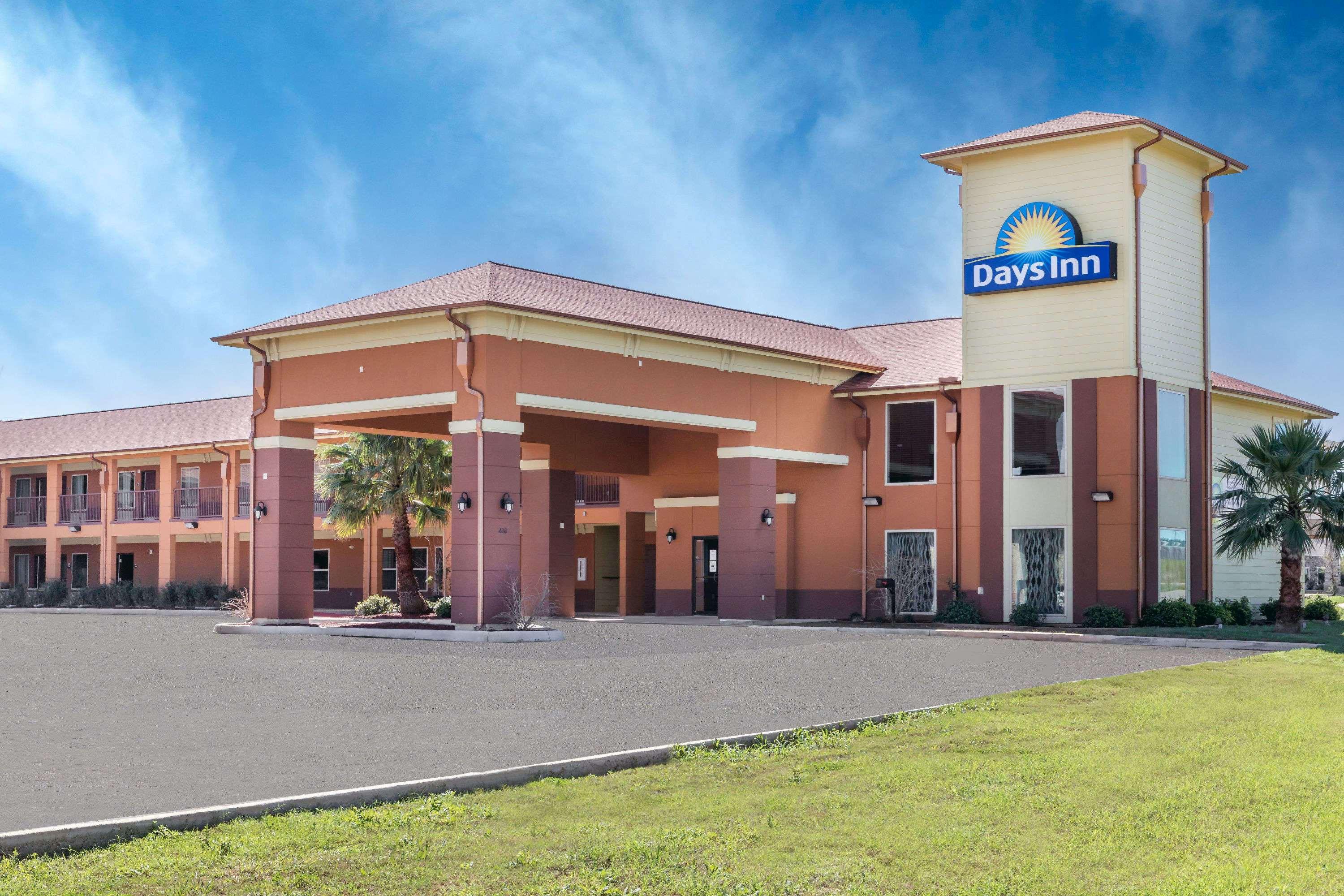 Days Inn By Wyndham Dilley Dış mekan fotoğraf